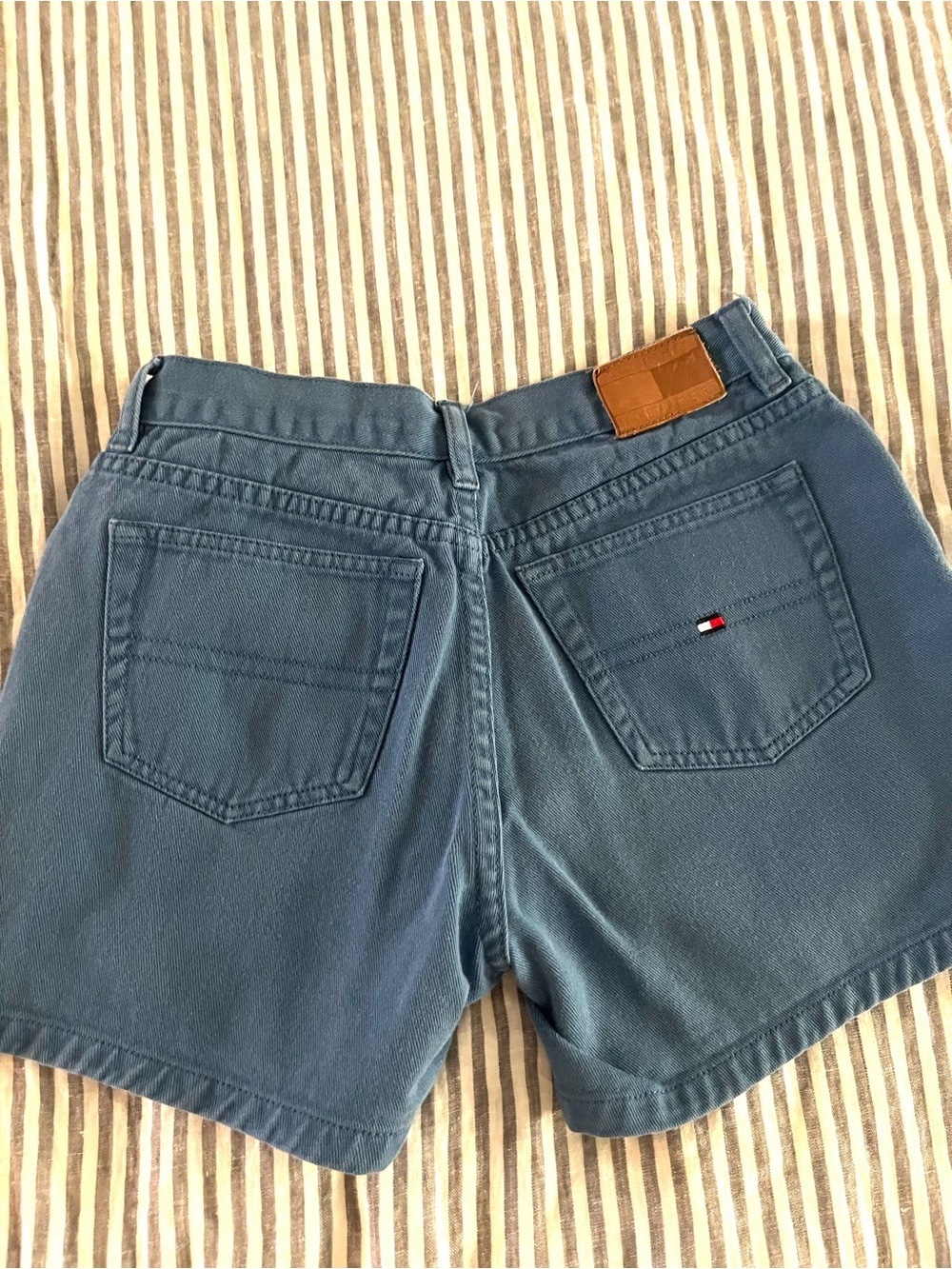Vintage Tommy Hilfiger MidRise Cotton Twill Shorts Blue Size 4 - Picture 2 of 4